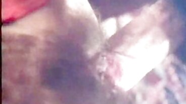 Drobna nastolatka Alicia Williams chowa sexfilmy zatyczkę analną przed kutasem
