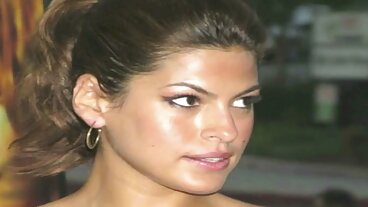Kelsi Monroe pornograficzne filmy potrzebuje grubego kutasa tatusia w dupie