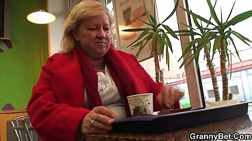 Brazzers: Cycata gra Violet Myers została przerwana przez wielkiego krótkie filmiki erotyczne czarnego donga na PornHD